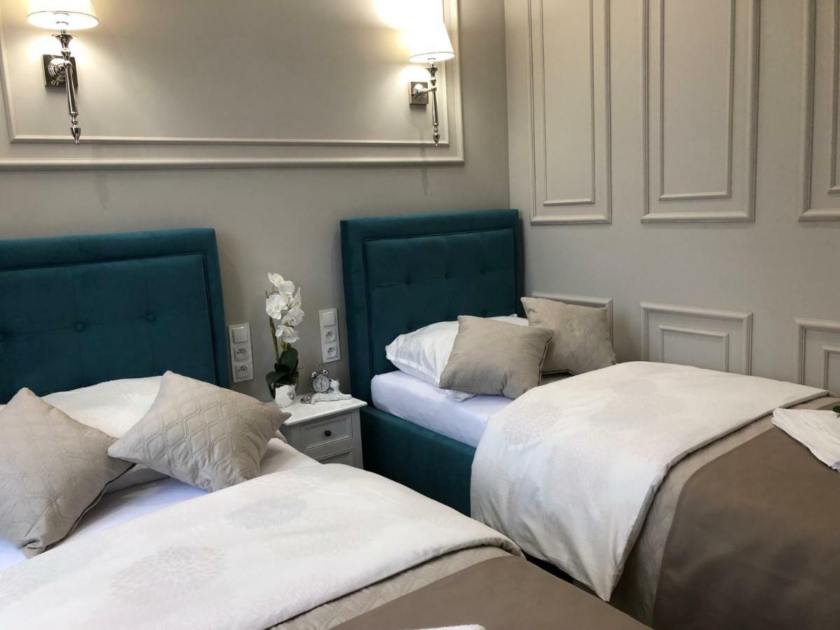 Family & Business Sauna Apartments Plac Wolnosci Centrum Downtow, - Piekny Apartament - 5 Bedroom With Private Sauna, Bath With Hydromassage, Parking, Catering Options 凯尔采 外观 照片