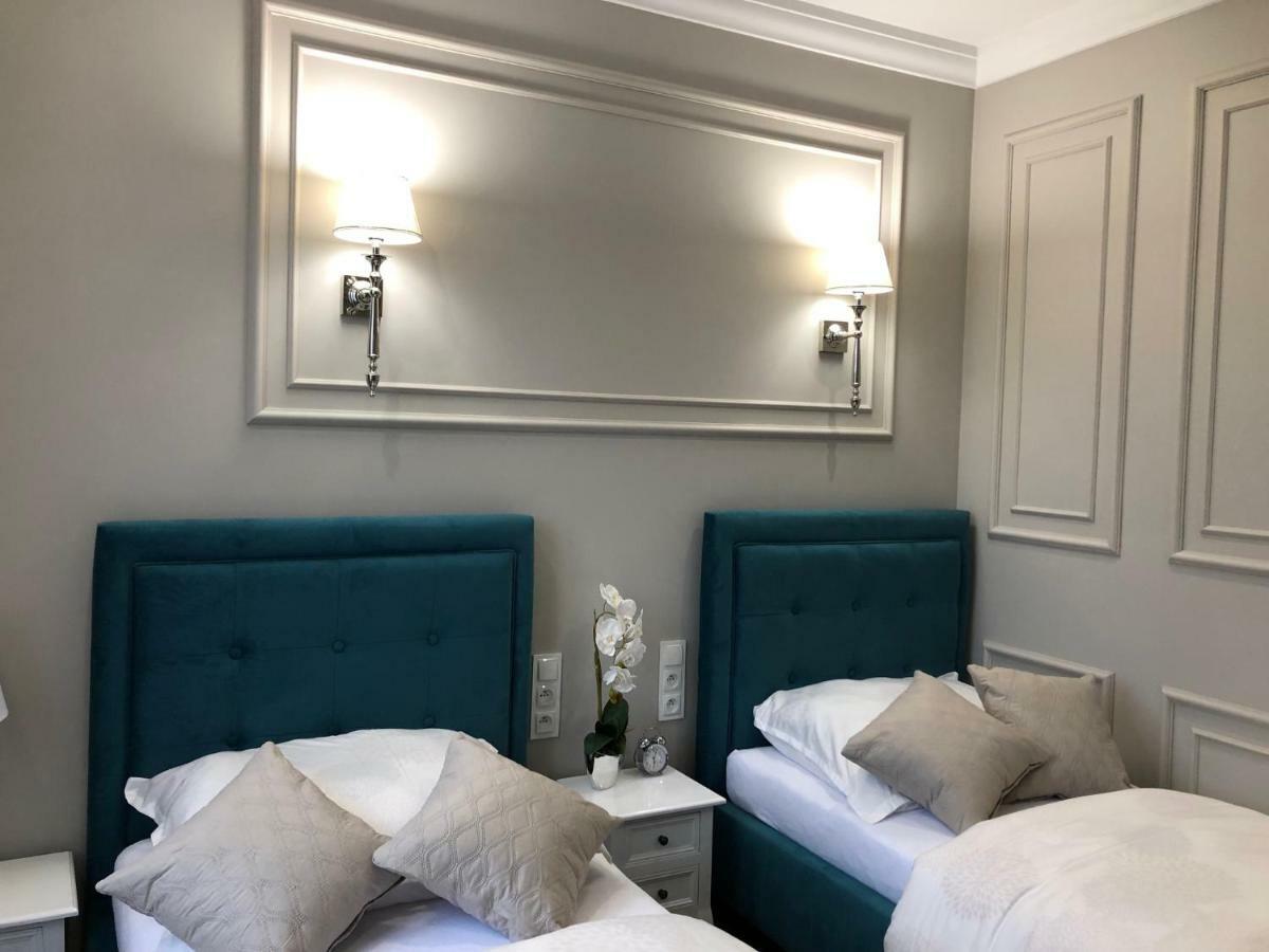 Family & Business Sauna Apartments Plac Wolnosci Centrum Downtow, - Piekny Apartament - 5 Bedroom With Private Sauna, Bath With Hydromassage, Parking, Catering Options 凯尔采 外观 照片